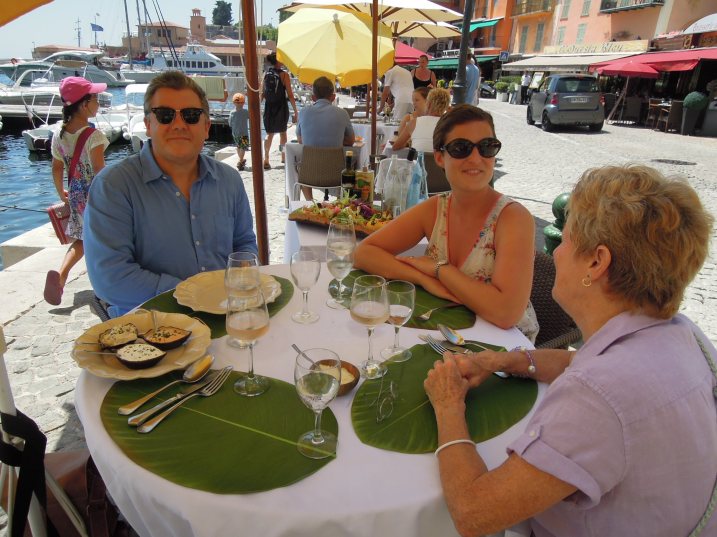 DSCN1328-lunch at harbor-Trevor & Julia